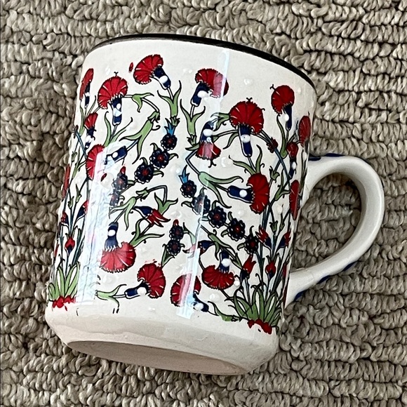 Authentic Turkish mug With red flowers and blue handle - Picture 6 of 6
